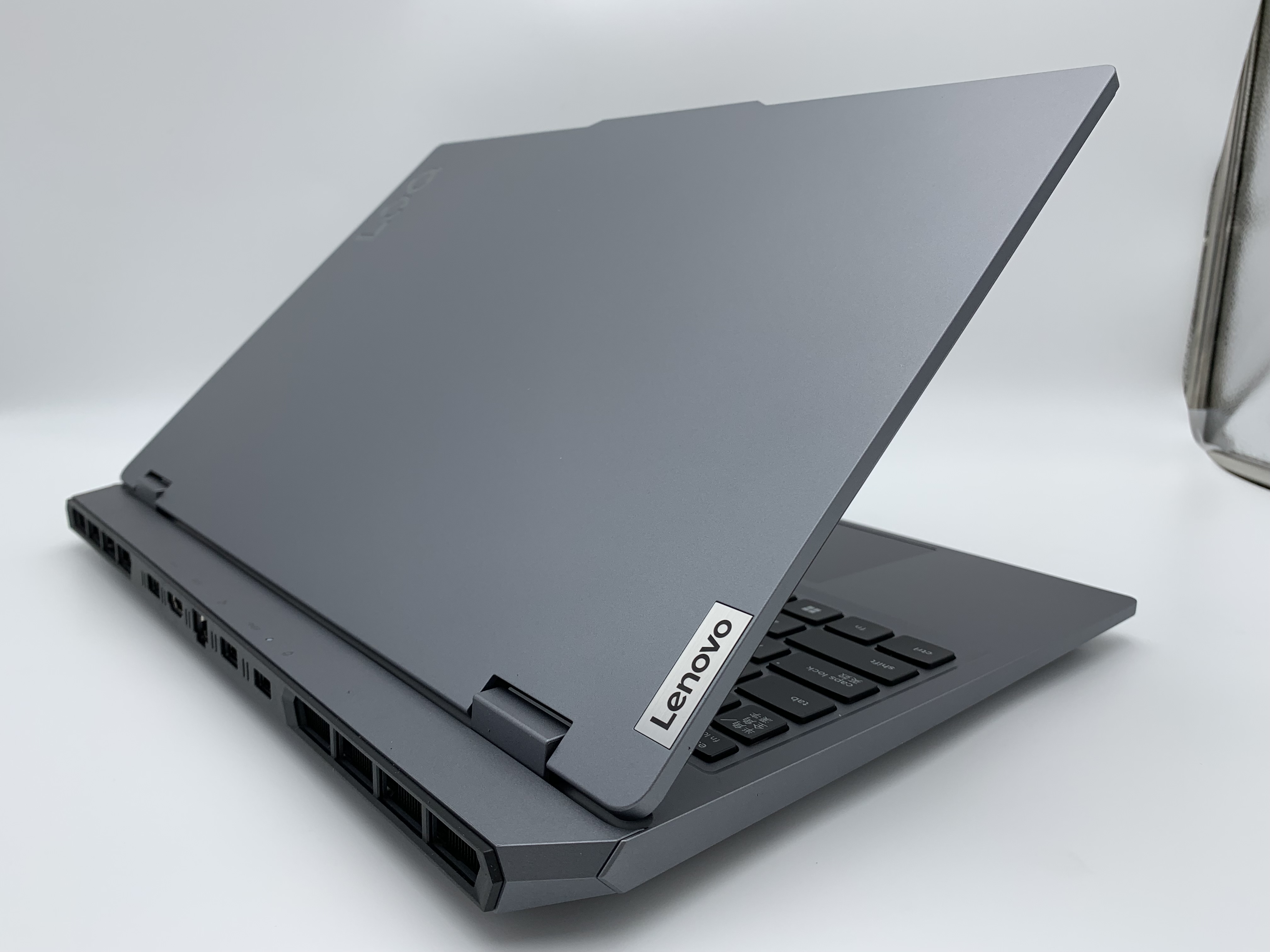 【アウトレット】LENOVO LOQ 15AHP10(Ryzen 7 250、メモリ32GB、SSD 1TB GeForce RTX™ 5060 Laptop GPU)【6ヶ月修理保証】