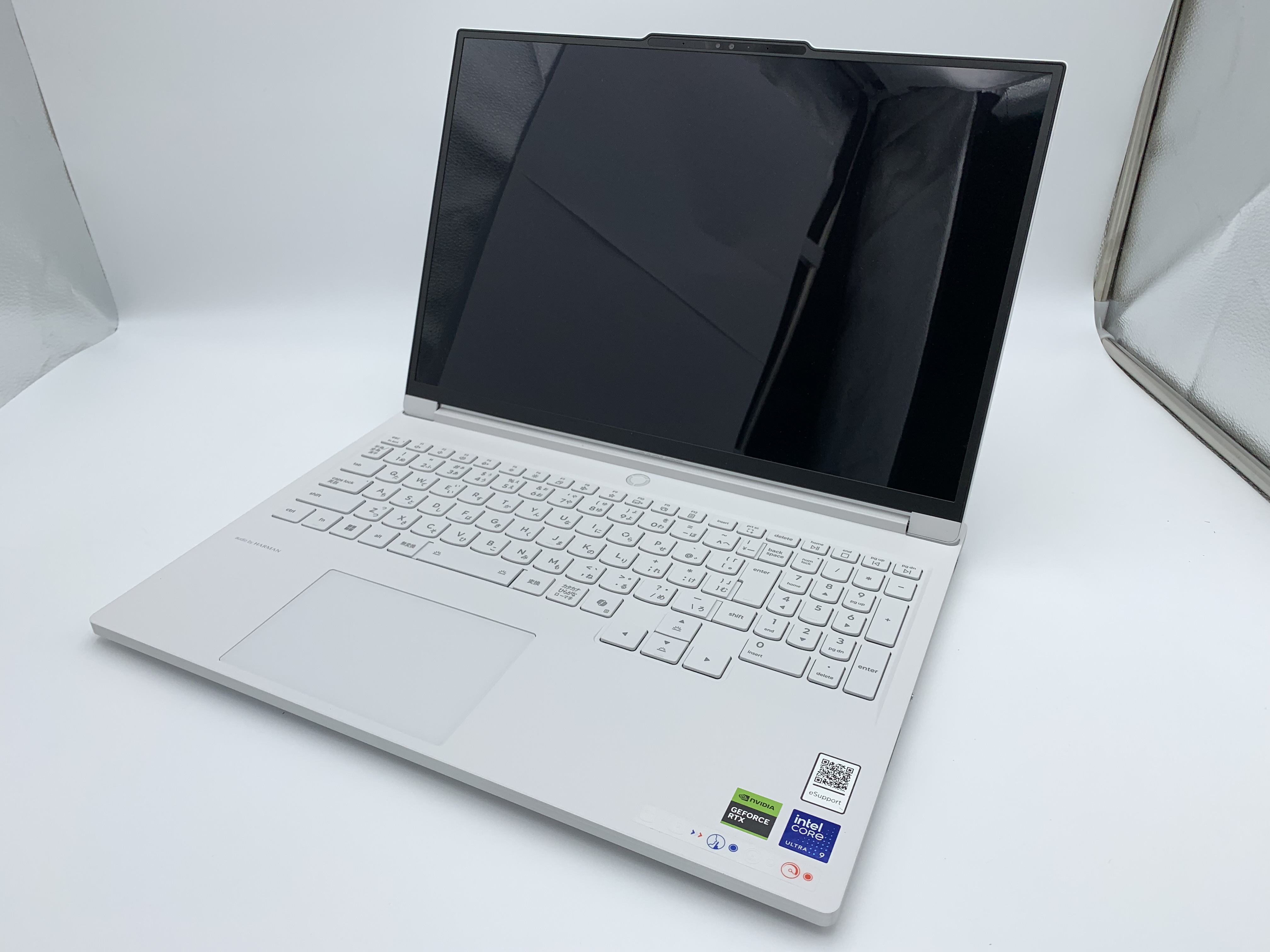 【アウトレット】Lenovo Legion 7i Gen 10(Core Ultra 9 275HX、メモリ32GB、 SSD1TB RTX 5070 Laptop GPU)【6ヶ月修理保証】