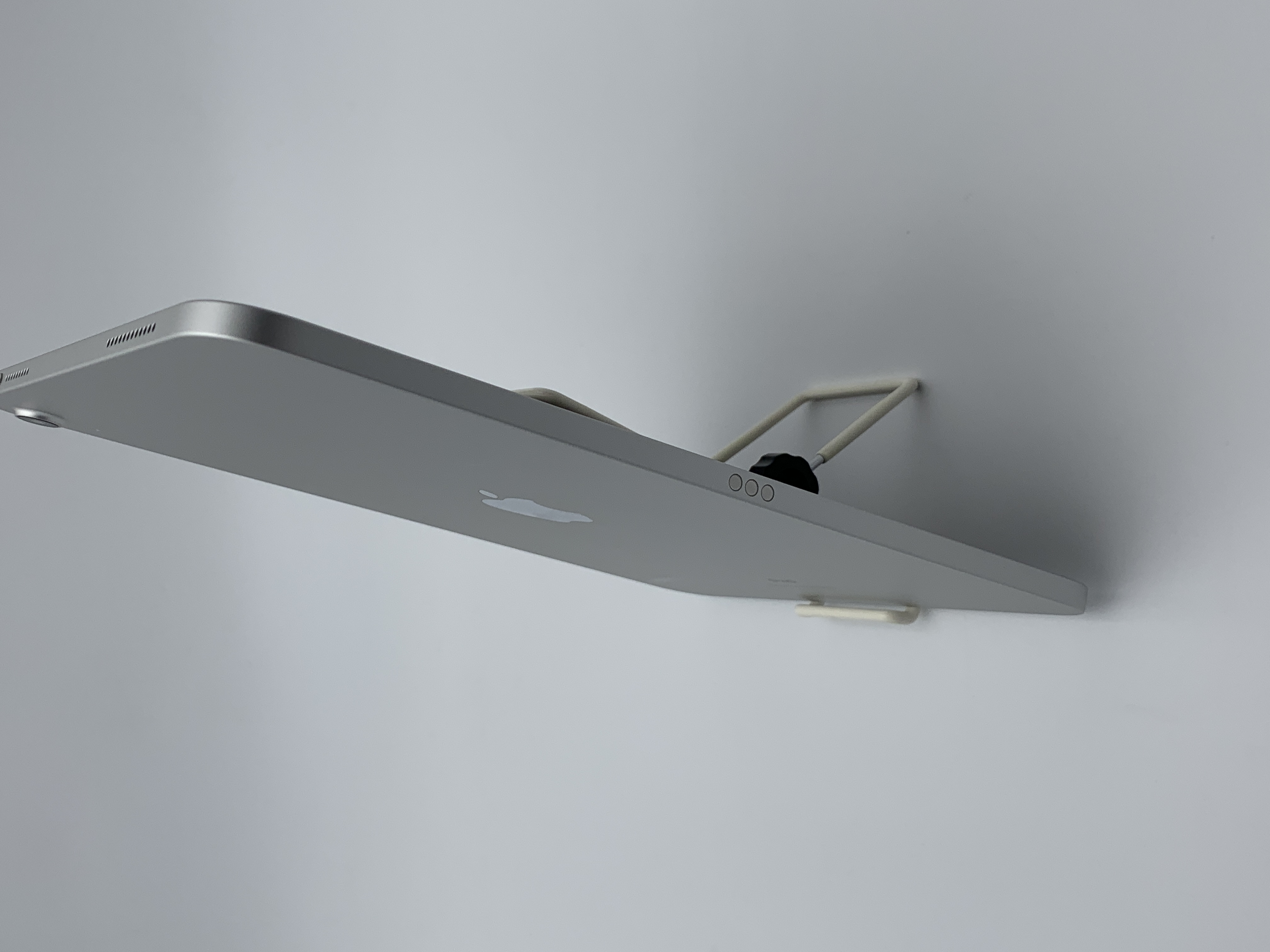 【中古：Bランク】Apple iPad 10.9インチ 第10世代(2020) Wi-Fiモデル 256GB MPQ83J/A シルバー【30日返金保証】