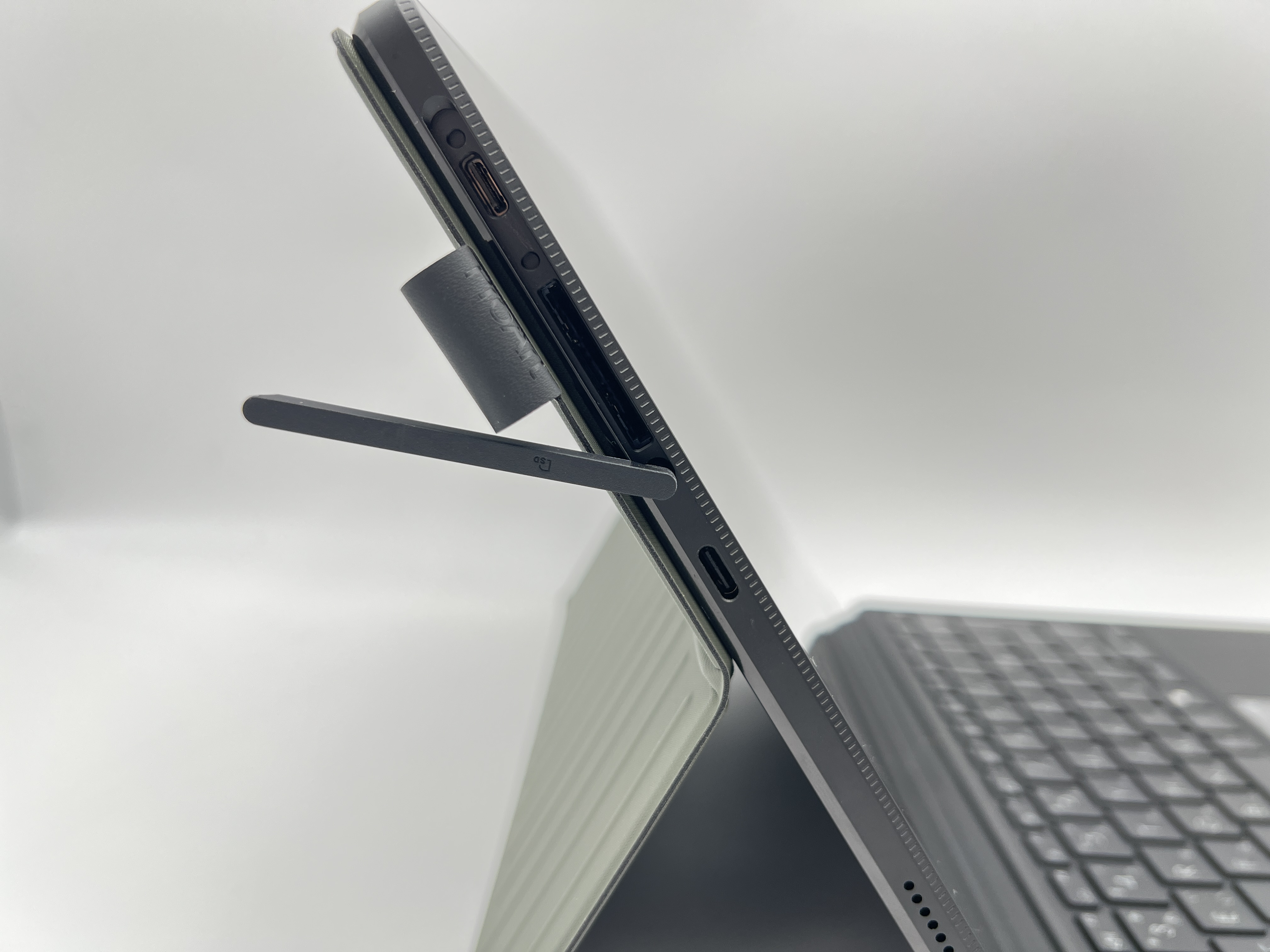 【アウトレット】ASUS ProArt PZ13 HT5306QA HT5306QA-PU161W [ナノブラック]