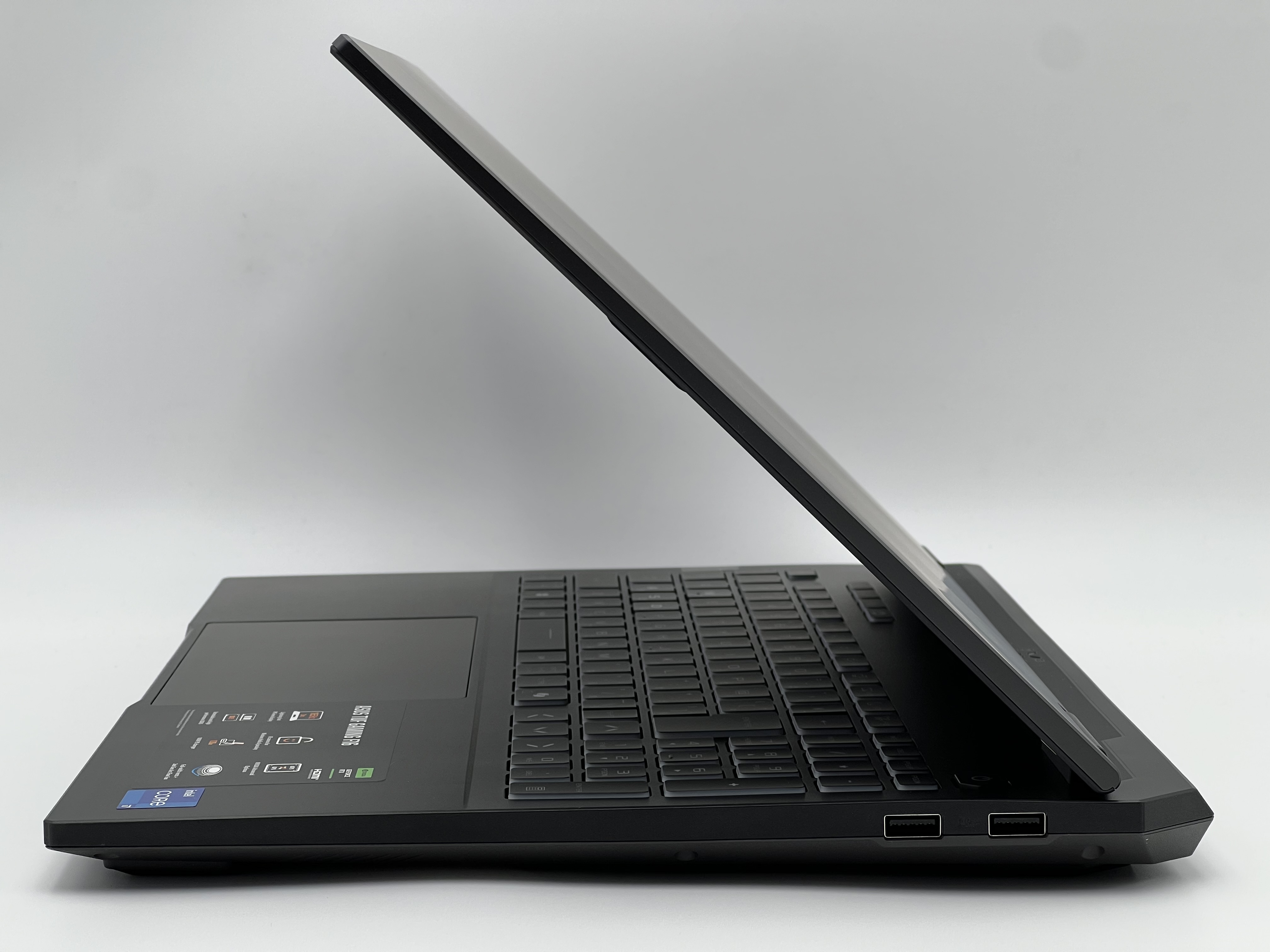【アウトレット】TUF Gaming F16 FX608JMR Core i7 14650HX・32GBメモリ・1TB SSD・RTX 5060・16型WUXGA液晶搭載モデル FX608JMR-I7R5060Y [イェーガーグレー]