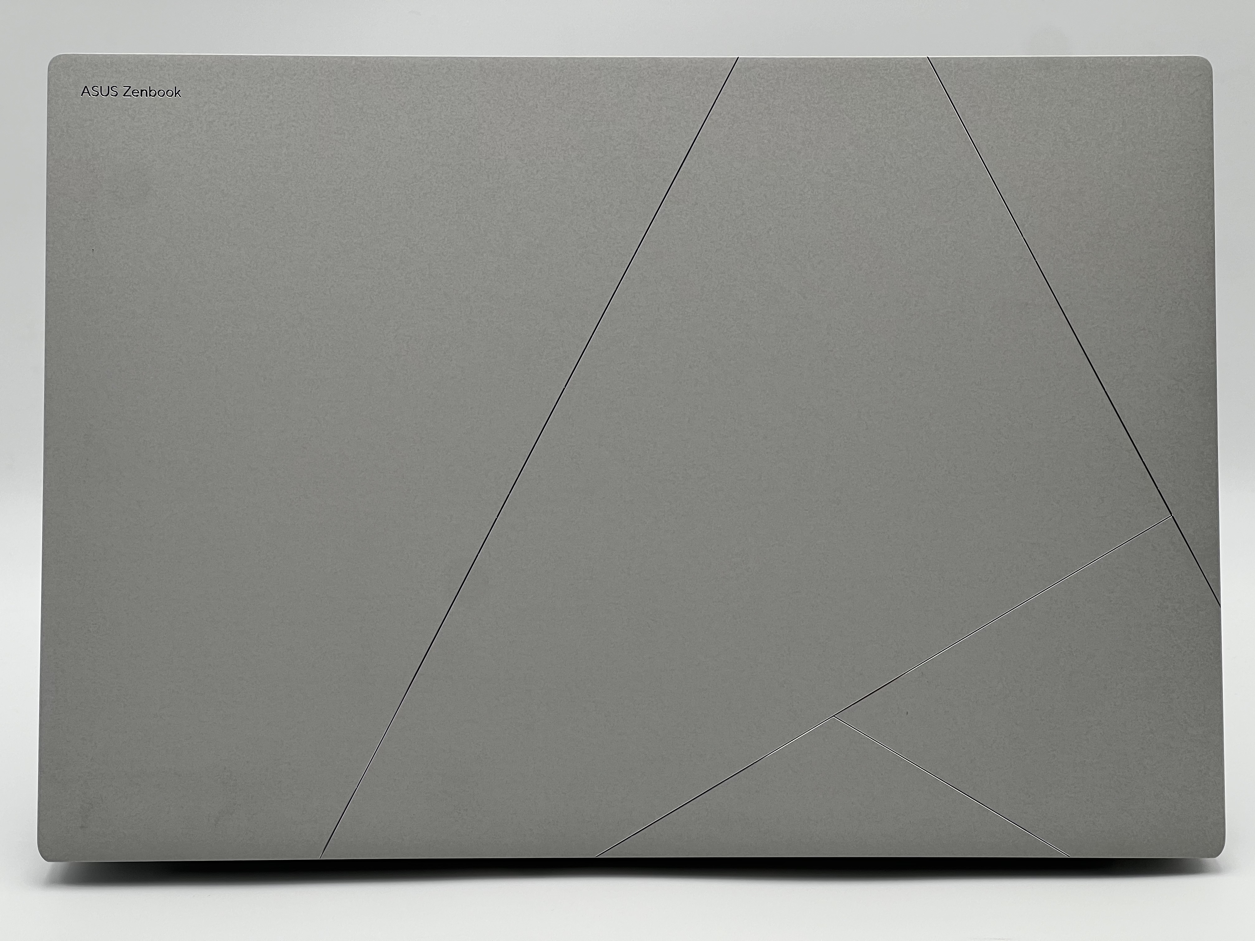 【アウトレット】ASUS Zenbook S 16 UM5606WA UM5606WA-AI9321WH [スカンジナビアンホワイト]