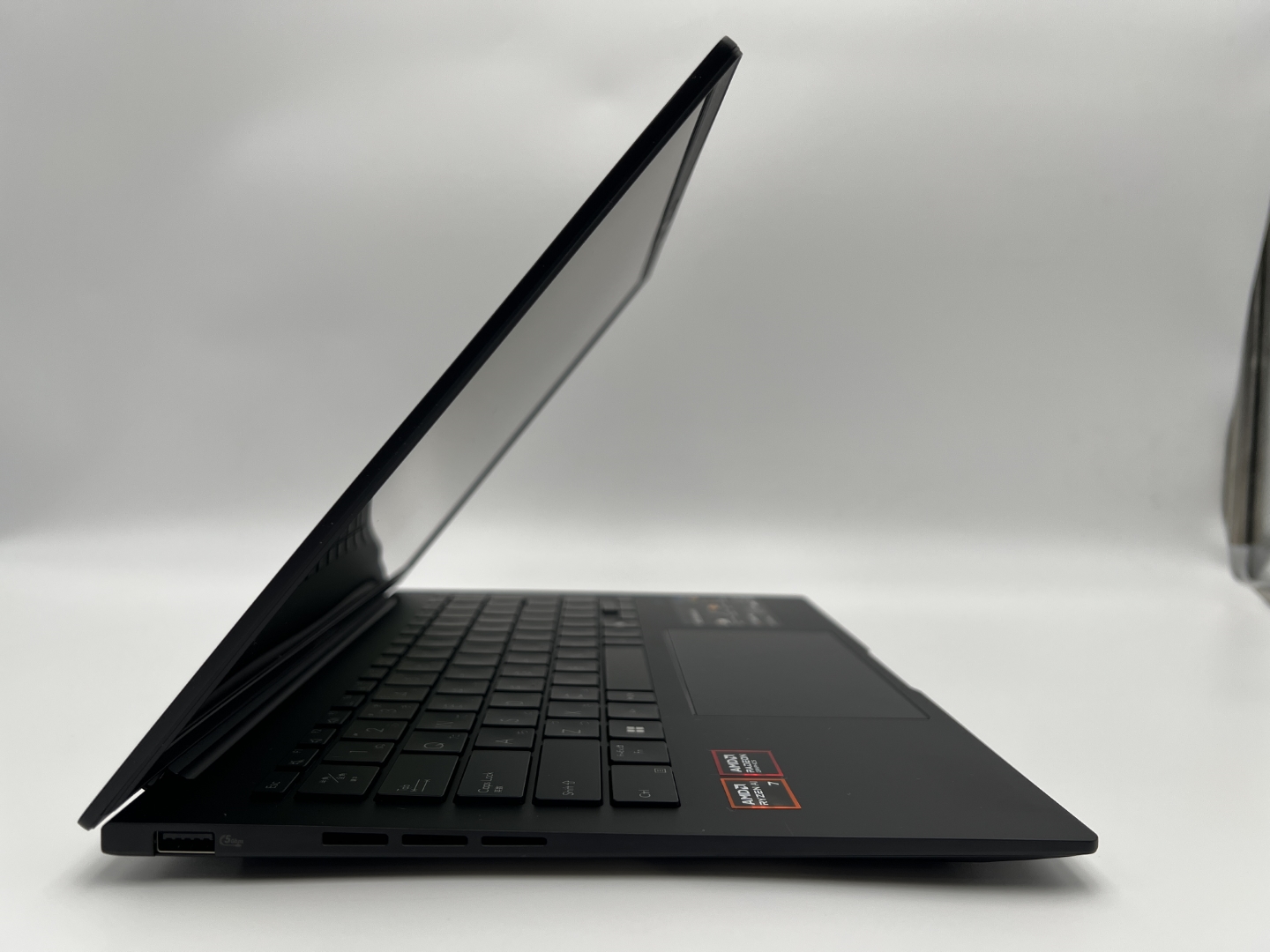 【アウトレット】ASUS Zenbook 14 UM3406KA-AI7325W [ジェイドブラック]