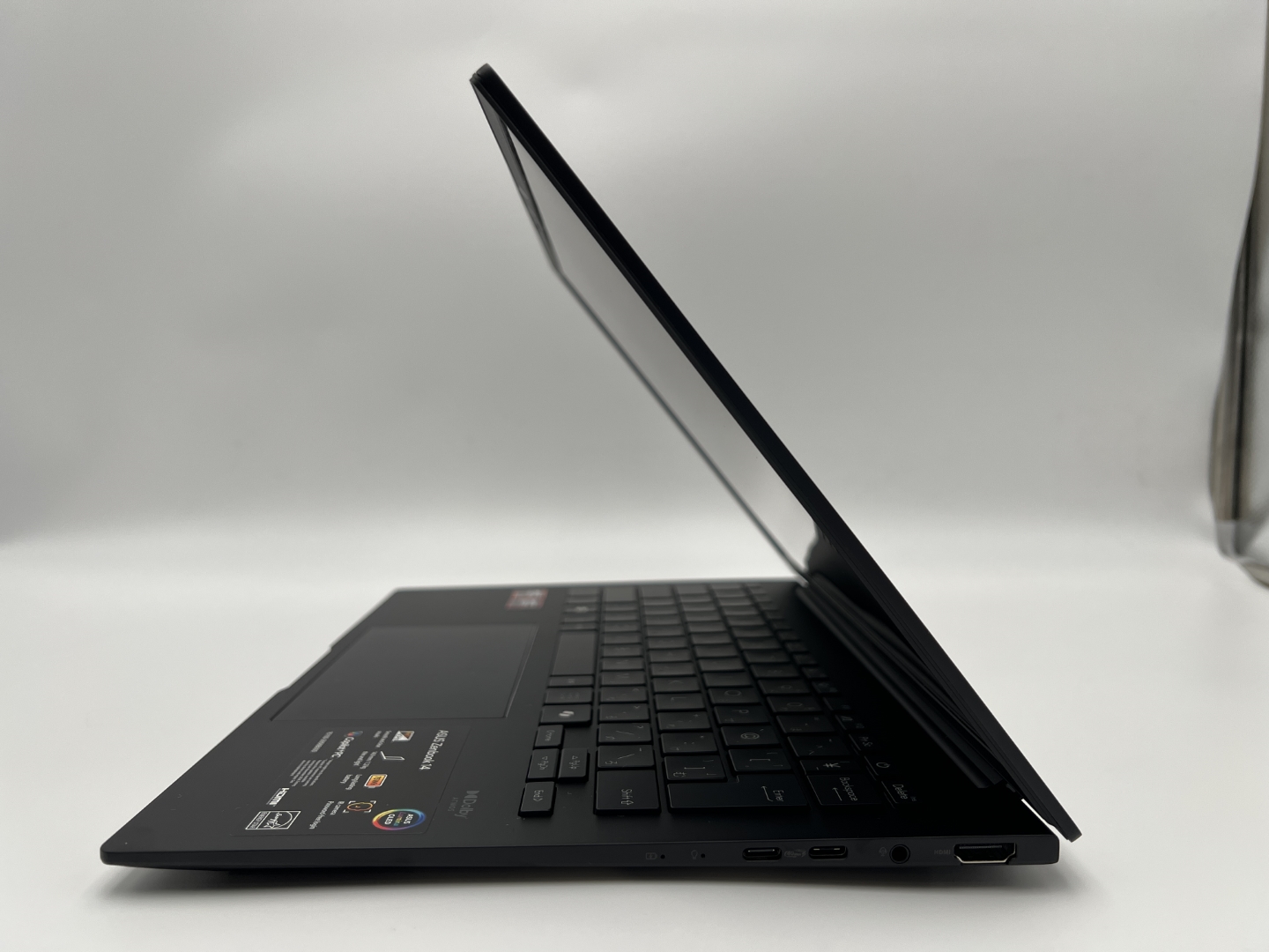 【アウトレット】ASUS Zenbook 14 UM3406KA-AI7325W [ジェイドブラック]
