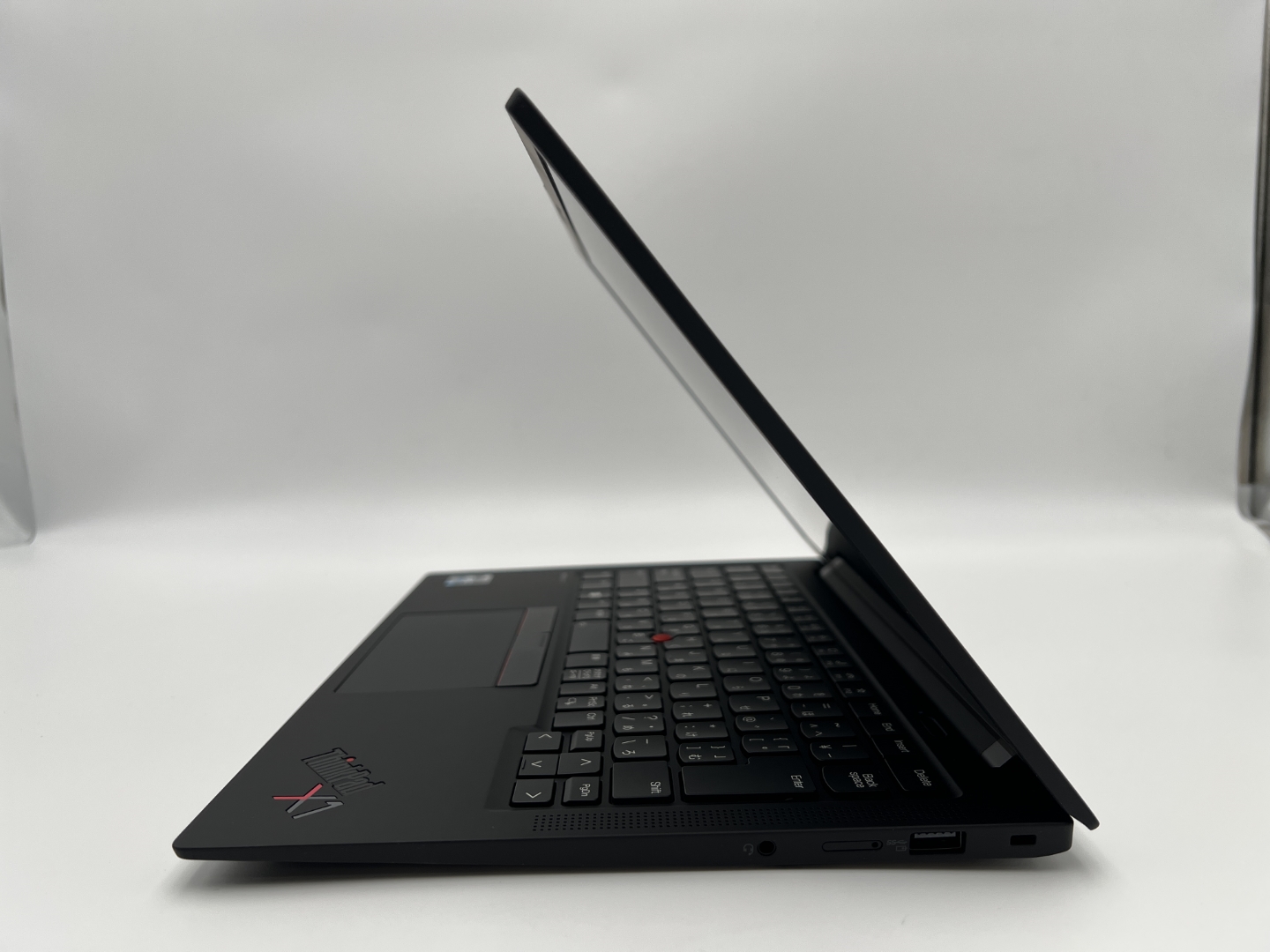 【アウトレット】【メーカー認定整備済品】Lenovo ThinkPad X1 Carbon Gen 11　Core i5-1335U・16GBメモリー・512GB SSD・14.0型 2.2K IPS液晶