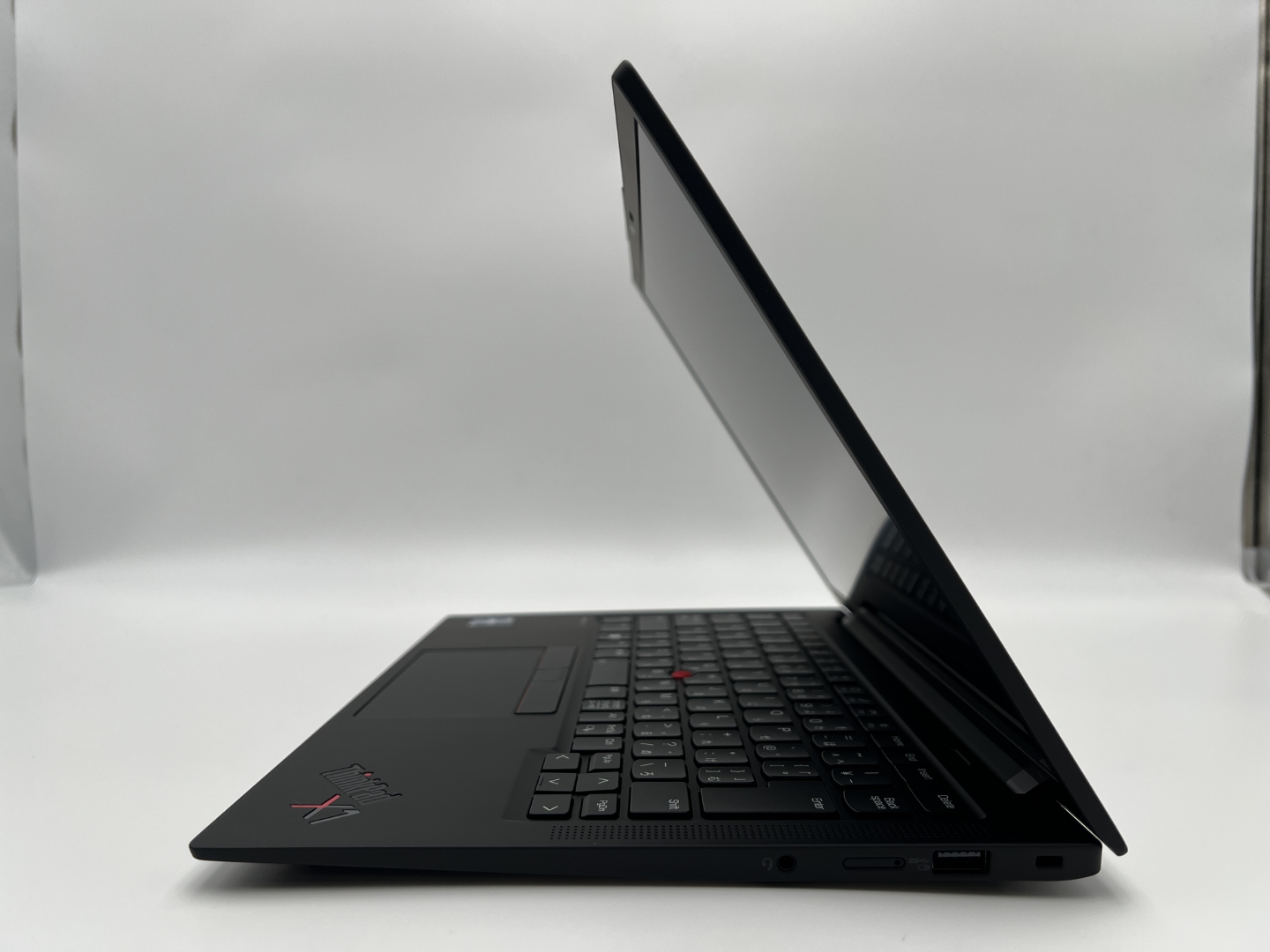 【アウトレット】【メーカー認定整備済品】Lenovo ThinkPad X1 Carbon Gen 11　Core i5-1345U・16GBメモリー・512GB SSD・14.0型 2.2K IPS液晶
