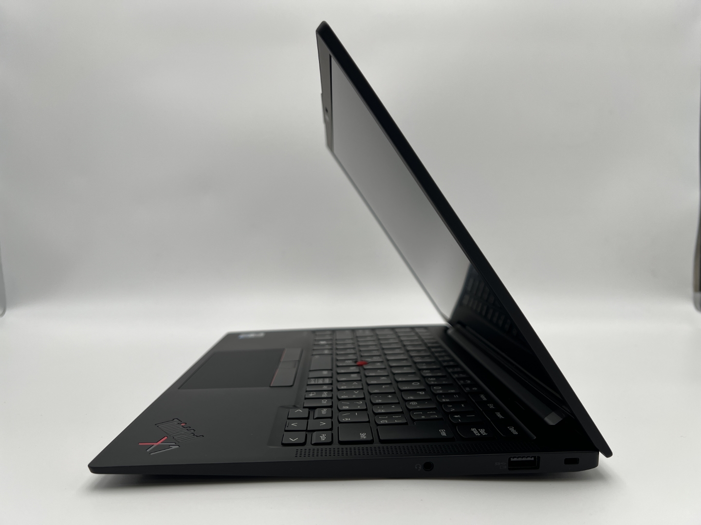 【アウトレット】【メーカー認定整備済品】Lenovo ThinkPad X1 Carbon Gen 11　Core i5-1335U・16GBメモリー・256GB SSD・14.0型 WUXGA IPS液晶