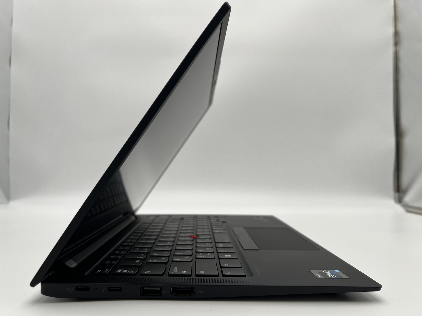 【アウトレット】【メーカー認定整備済品】Lenovo ThinkPad X1 Carbon Gen 11　Core i5-1335U・16GBメモリー・256GB SSD・14.0型 WUXGA IPS液晶