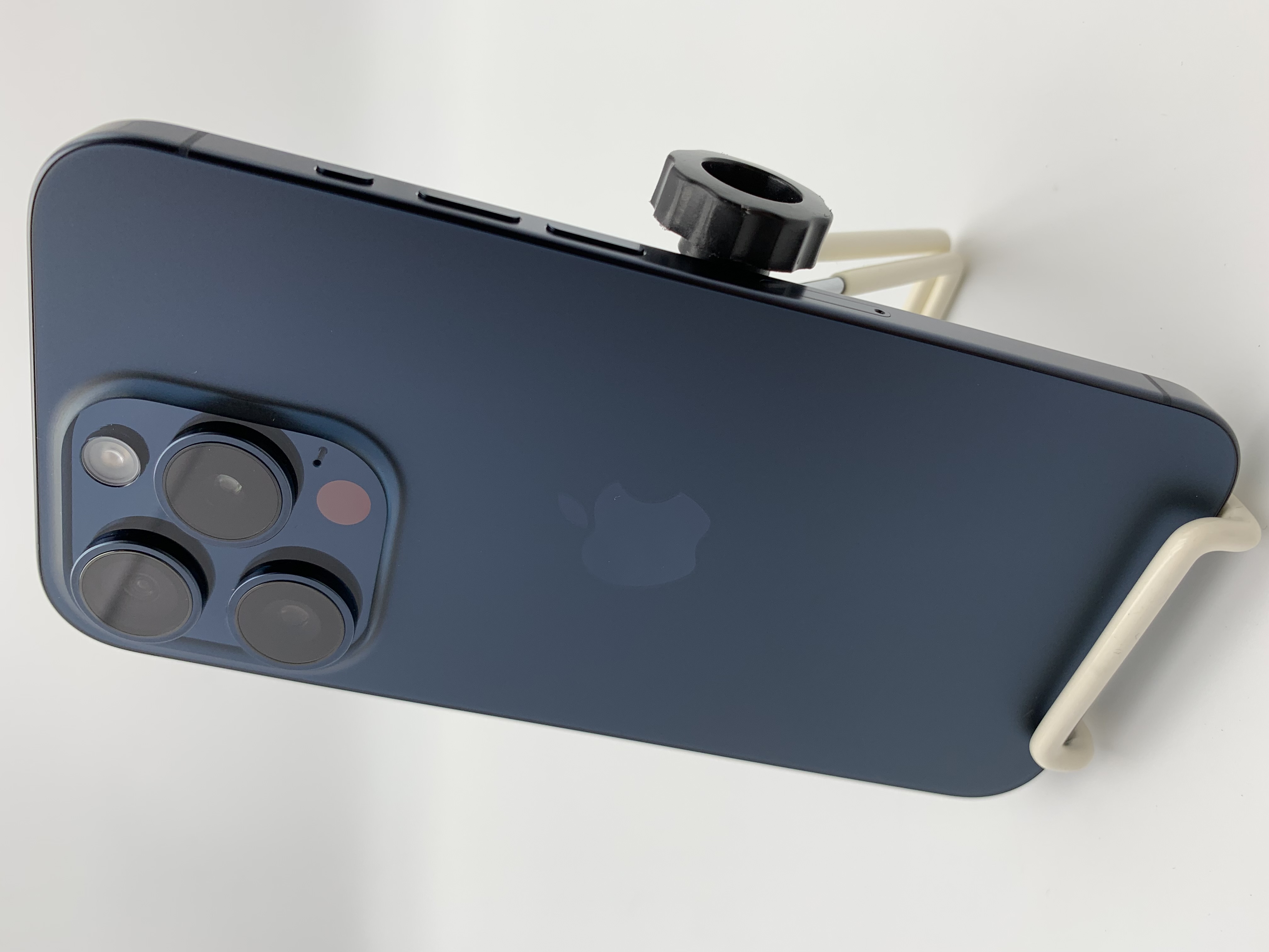 展示品】iPhone 15 Pro 128GB ブルー SIMロック無し3M742J/A【30日返金