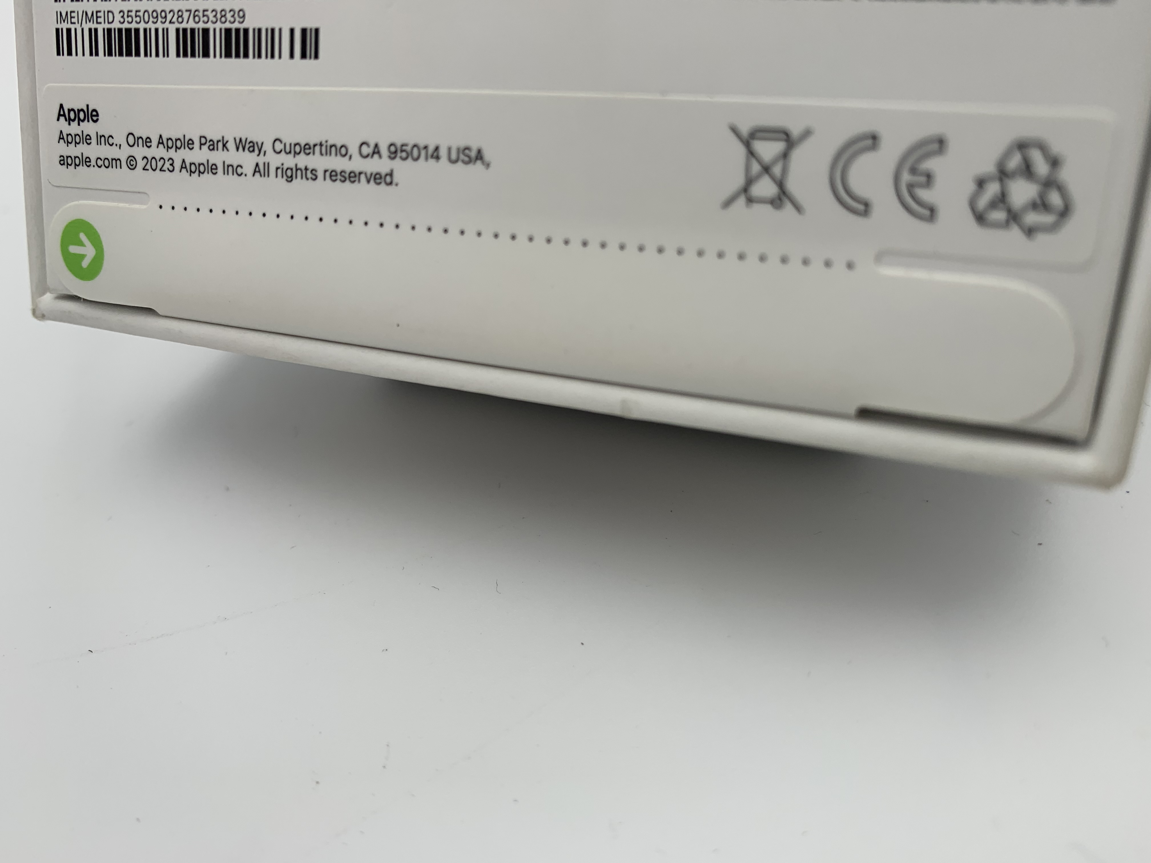 【アウトレット】iPhone 15 Plus 256GB ブラック SIMロック無し【30日返金保証】【赤ロム保証付き】