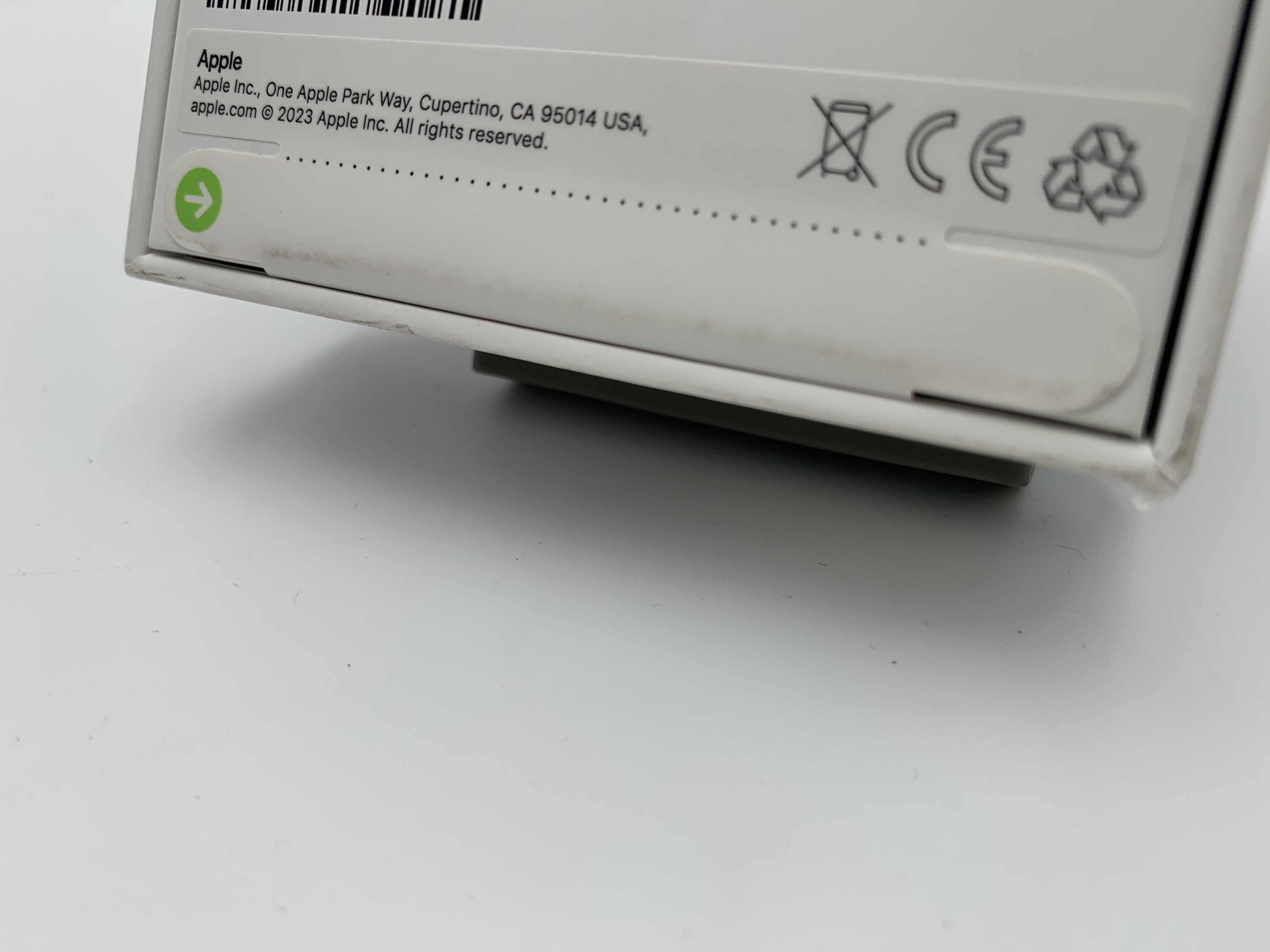 【アウトレット】iPhone 15 Pro 1TB ホワイトチタニウム SIMロック無し【30日返金保証】【赤ロム保証付き】