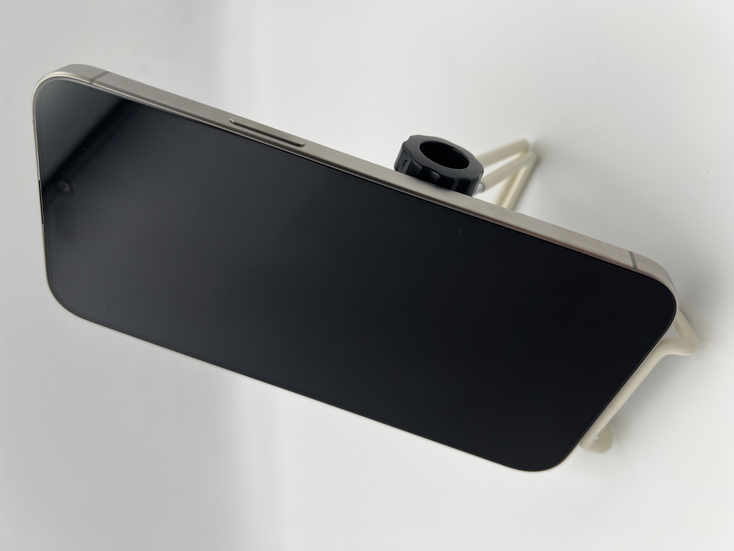 【展示品】Apple iPhone 15 Pro Max 256GB  ナチュラル SIMロック無し 3M742J/A【30日返金保証】【赤ロム保証付き】