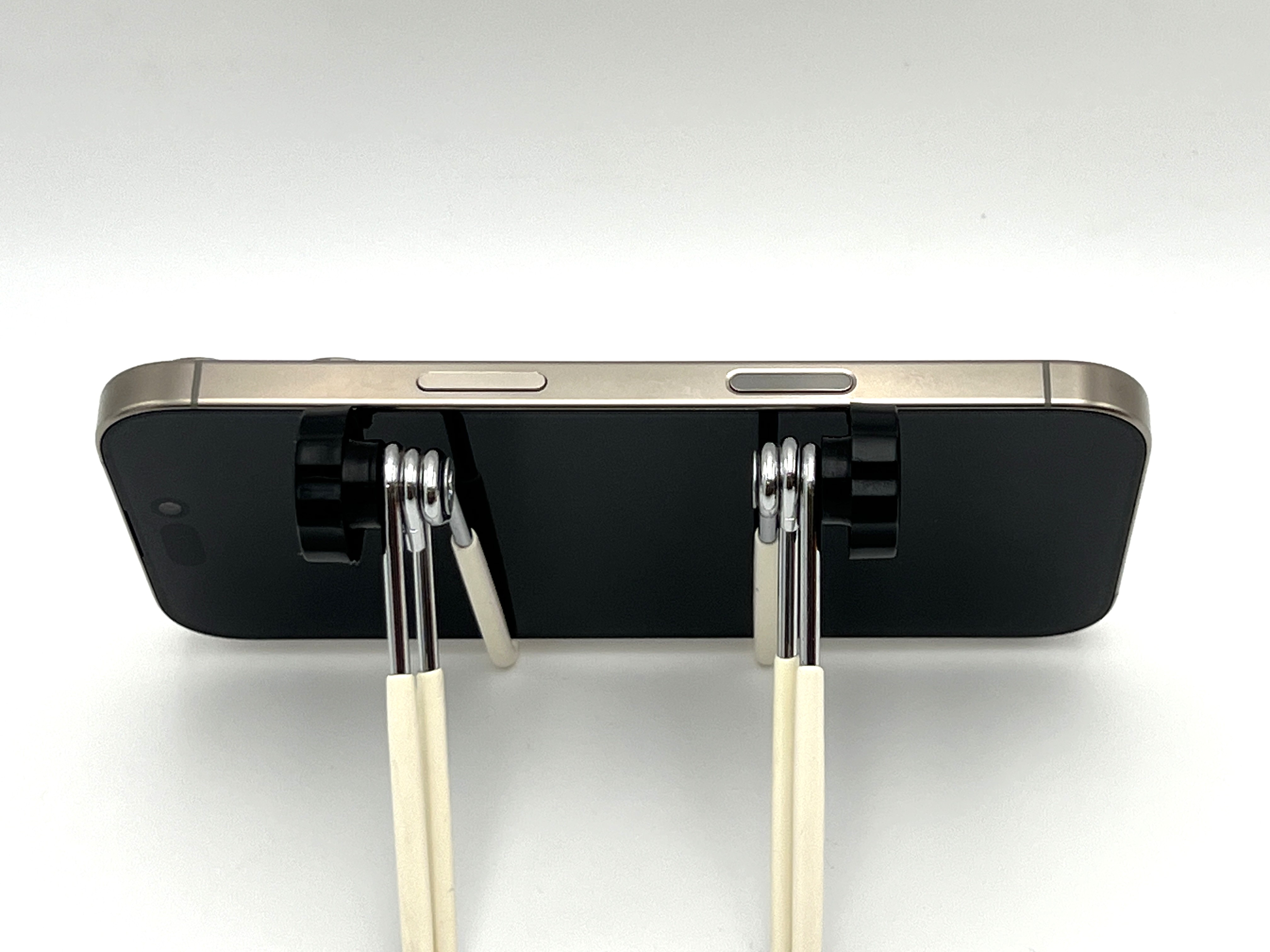 【展示品】iPhone 16 Pro 128GB ナチュラルチタニウム 【30日返金保証】【赤ロム保証付き】