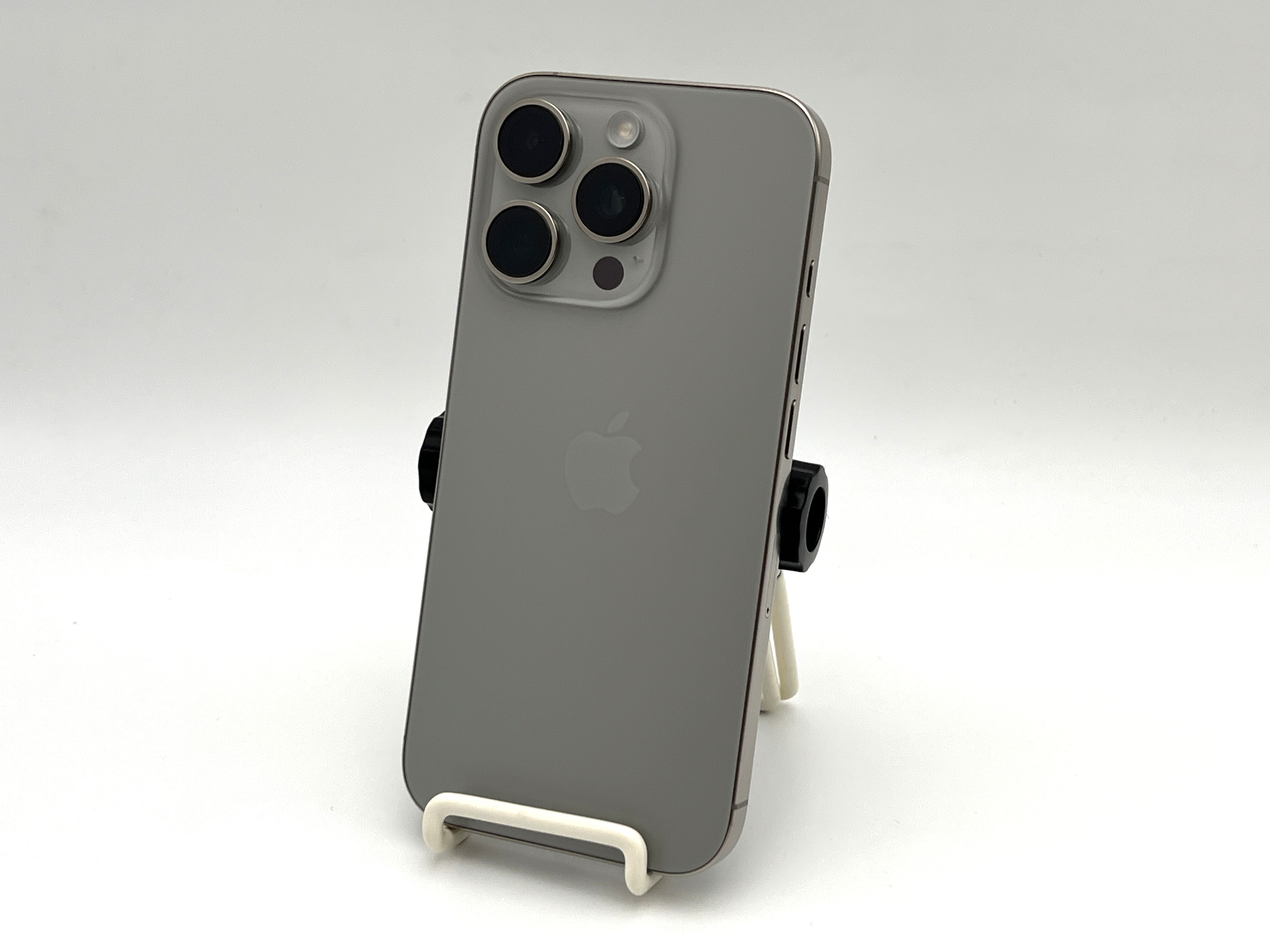 【展示品】iPhone 16 Pro 128GB ナチュラルチタニウム 【30日返金保証】【赤ロム保証付き】