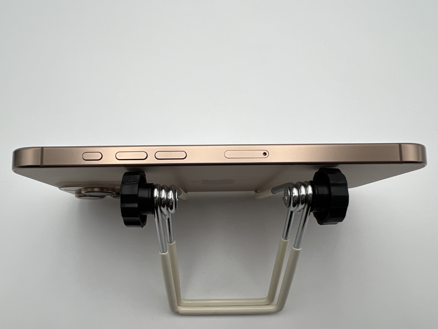 【ゲーミング＆アウトレットセール 8/7 11:00 - 8/17 11:00】【展示品】【ネットワーク利用制限▲】Apple iPhone 16 Pro Max 256GB  デザート SIMロック無し 3N530J/A 付属品付き【30日返金保証】【赤ロム保証付き】