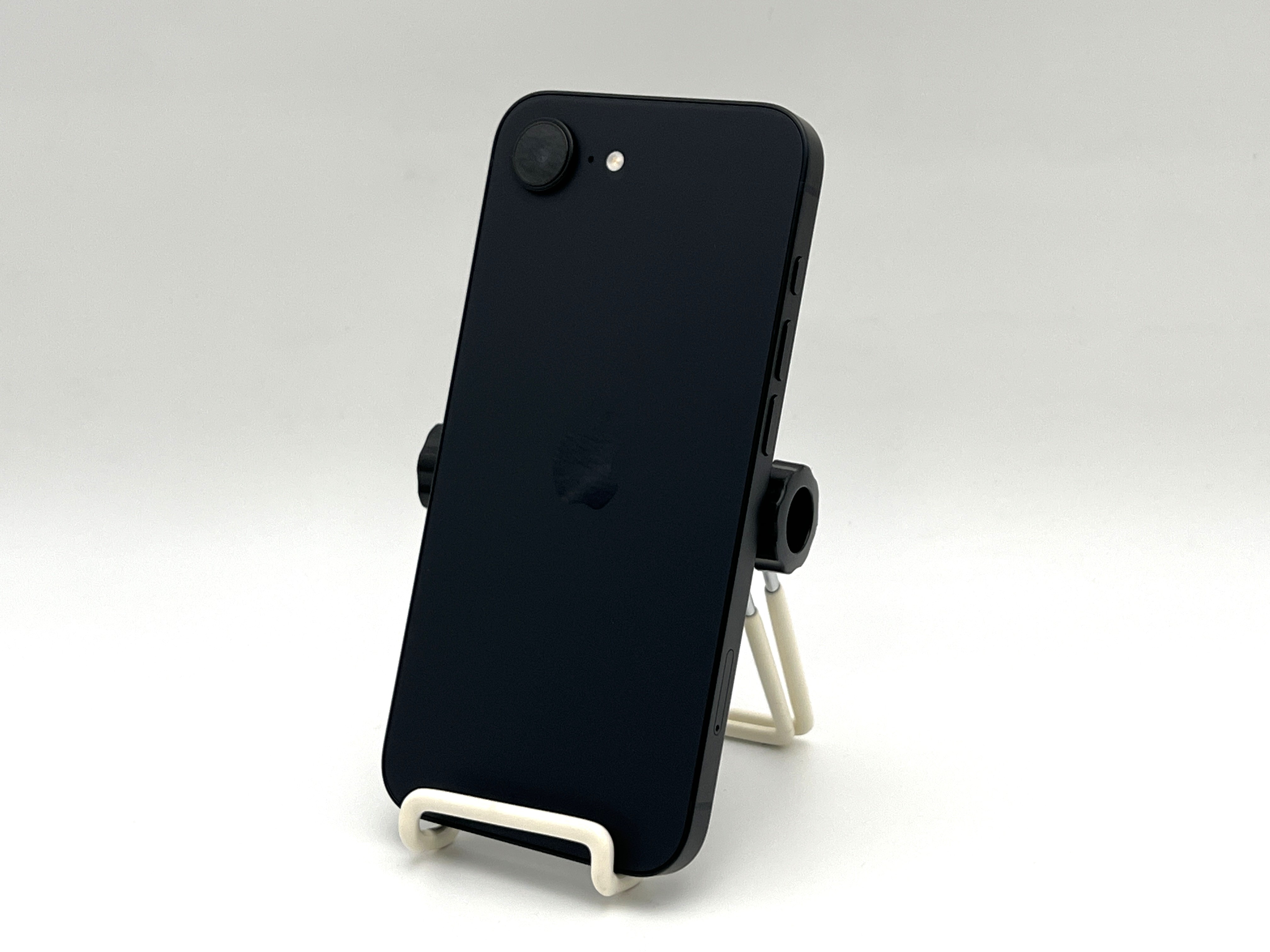 【展示品】 iPhone 16e 128GB ブラック SIMロック無し【30日返金保証】【赤ロム保証付き】