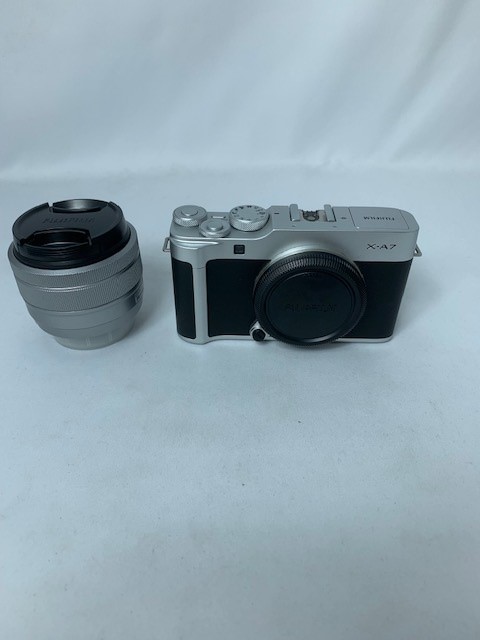 【中古】【店頭展示使用品】ミラーレス一眼カメラ　レンズキット FX-A7LK-S シルバー [ズームレンズ][FXA7LKS](メーカー保証1年）