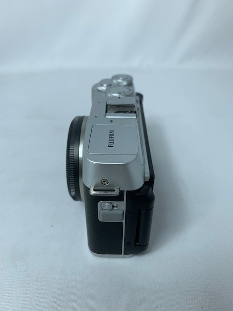 【中古】【店頭展示使用品】ミラーレス一眼カメラ　レンズキット FX-A7LK-S シルバー [ズームレンズ][FXA7LKS](メーカー保証1年）
