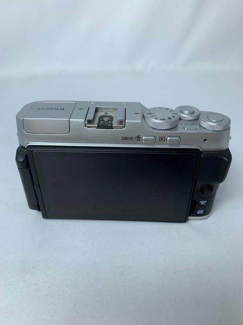 【中古】【店頭展示使用品】ミラーレス一眼カメラ　レンズキット FX-A7LK-S シルバー [ズームレンズ][FXA7LKS](メーカー保証1年）