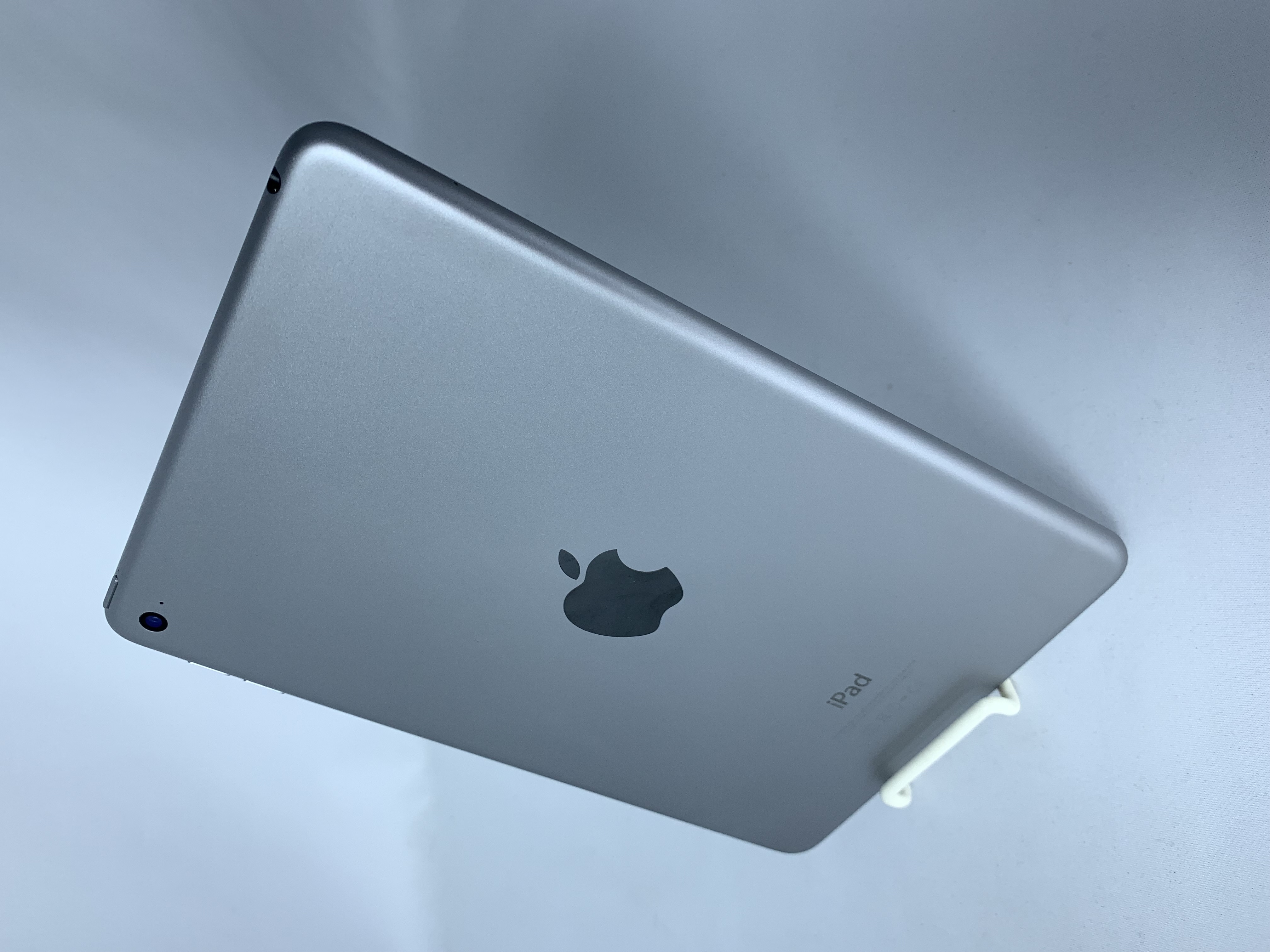 【中古：Bランク】Apple iPad mini 4 (2015) Wi-Fiモデル 128GB MK9N2J/A [スペースグレイ]【30日返金保証】