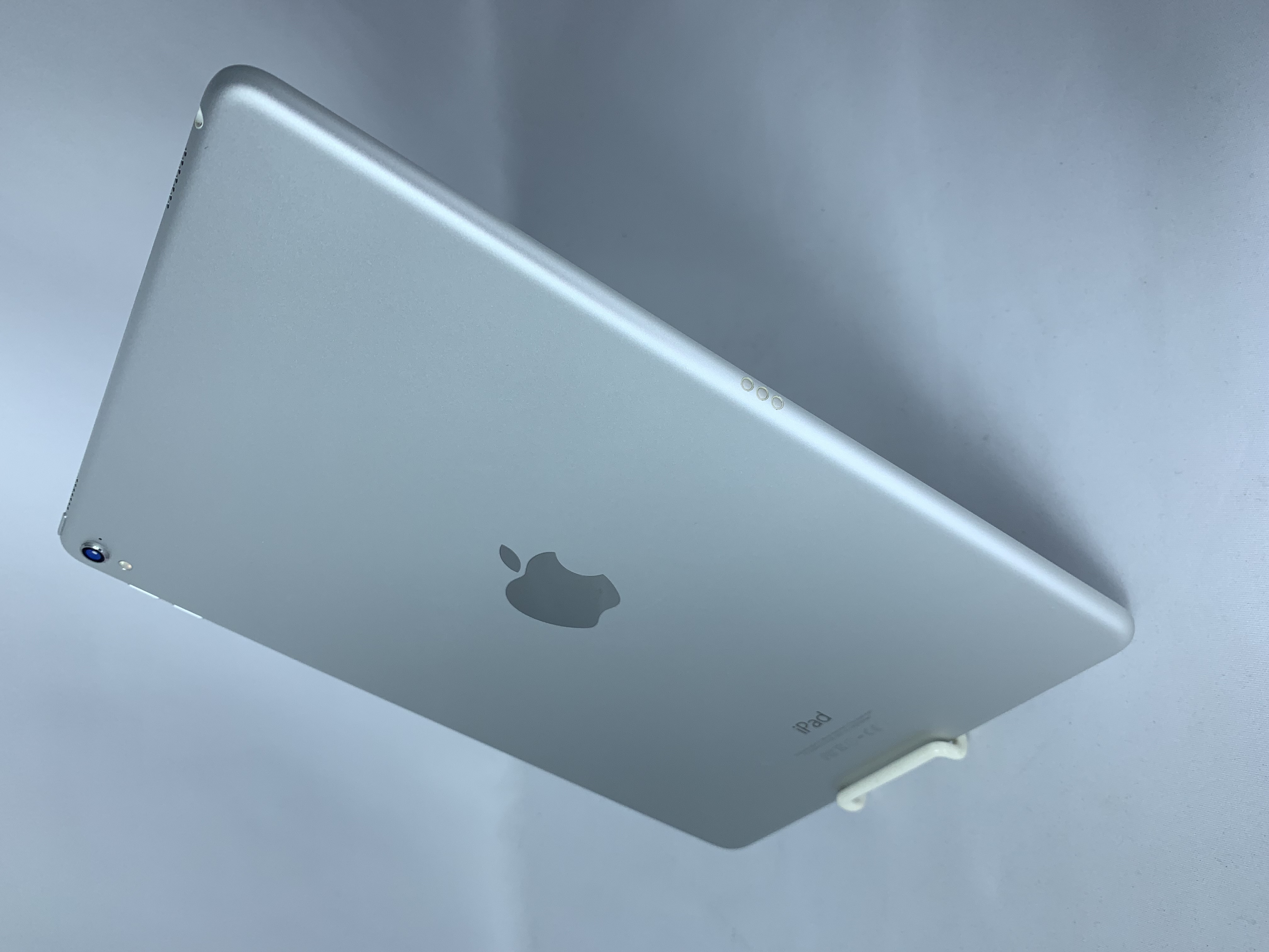 【中古：Bランク】Apple iPad Pro 9.7インチ (2016) Wi-Fiモデル 32GB MLMP2J/A [シルバー]【30日返金保証】