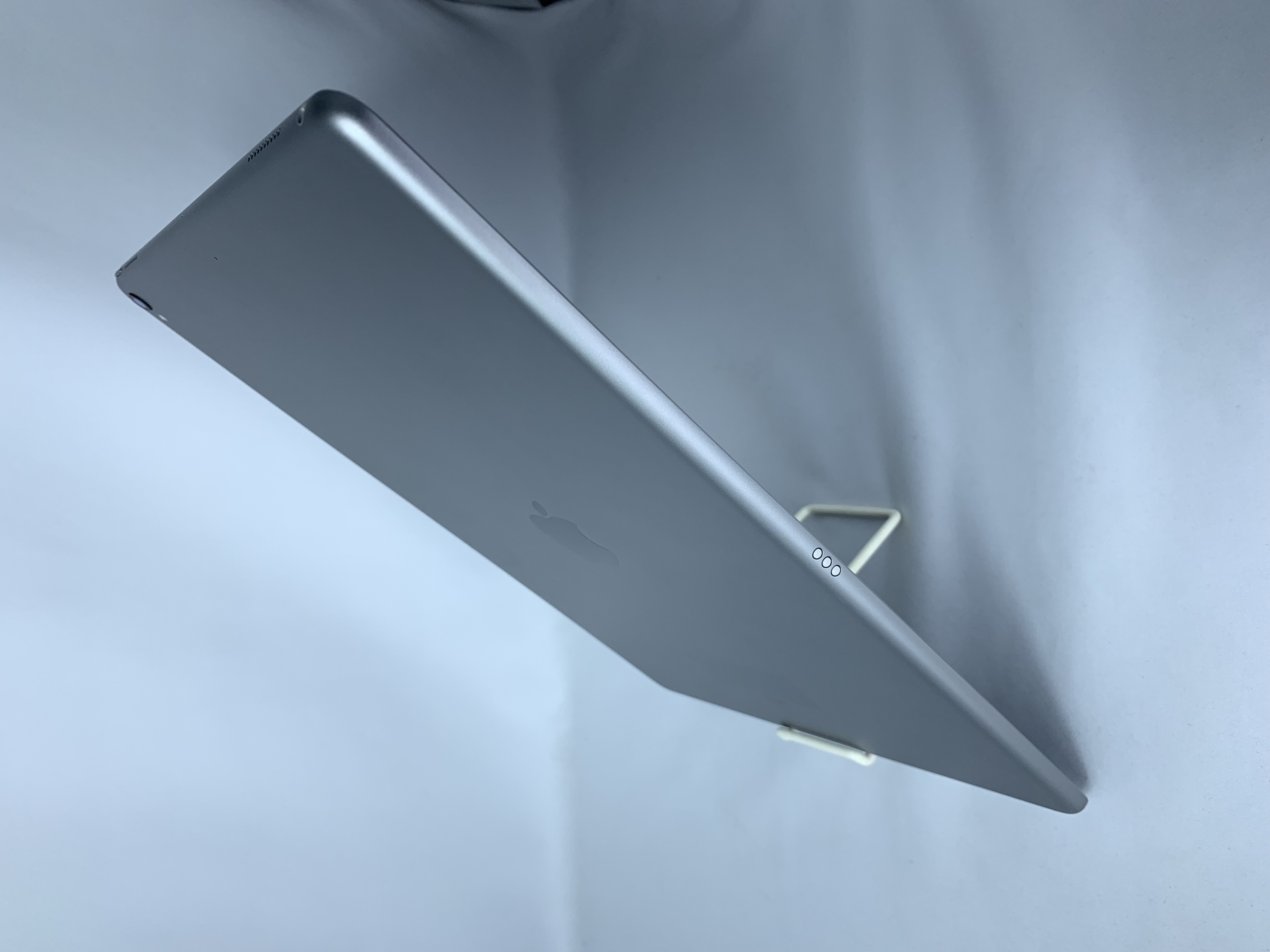 【中古：Bランク】Apple iPad Pro 12.9インチ(2017) Wi-Fiモデル 64GB [スペースグレイ]【30日返金保証】