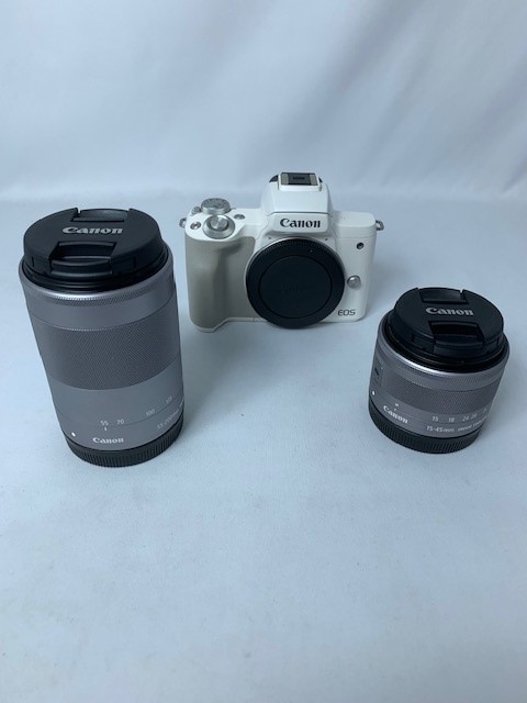 【中古】【店頭展示使用品】EOS Kiss M ダブルズームキット [ホワイト](メーカー保証1年）