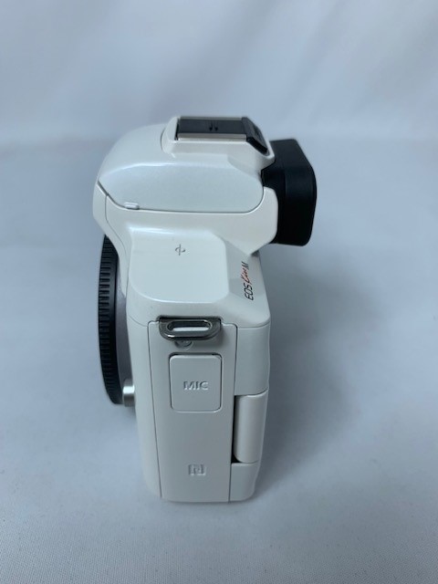 【中古】【店頭展示使用品】EOS Kiss M ダブルズームキット [ホワイト](メーカー保証1年）