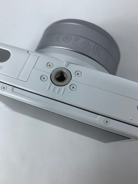 【中古】【店頭展示使用品】CANON ミラーレスデジタル一眼カメラEOS M200 ダブルレンズキット [ホワイト](メーカー保証1年）