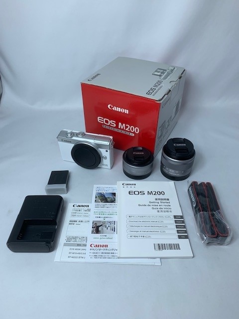 【中古】【店頭展示使用品】CANON ミラーレスデジタル一眼カメラEOS M200 ダブルレンズキット [ホワイト](メーカー保証1年）