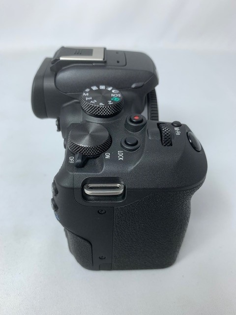【中古】【店頭展示使用品】CANON EOS R10 RF-S18-150 IS STM レンズキット(メーカー保証1年）