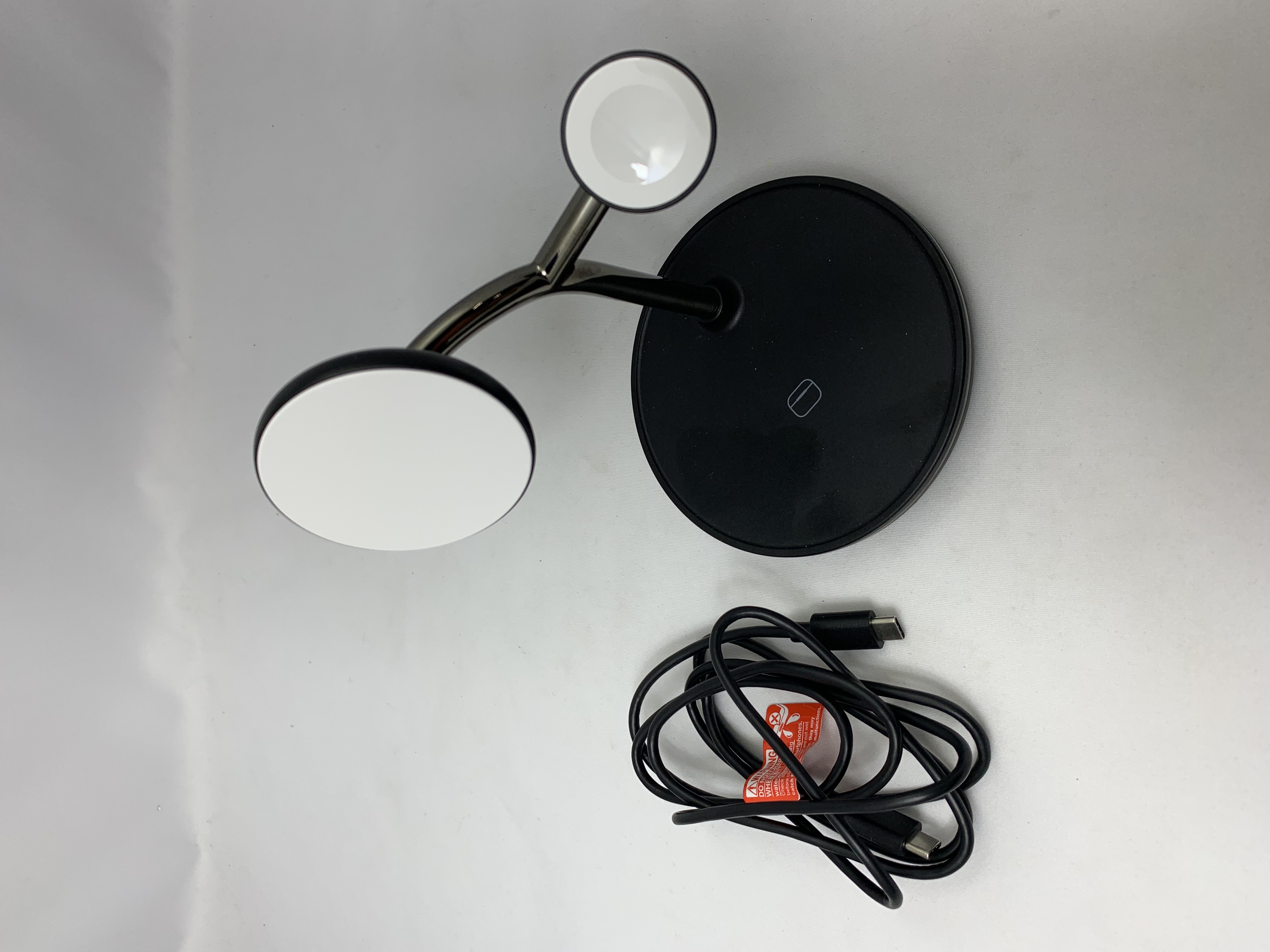 【中古】【店頭展示使用品】エレコム｜ELECOM ワイヤレス充電器/マグネット内蔵/7.5W+5W/スタンドタイプ/Apple Watch認証モジュール内蔵/MfA認証/USB-C-USB-Cケーブル付属/ブラック W-MS04BK(30日間保証）