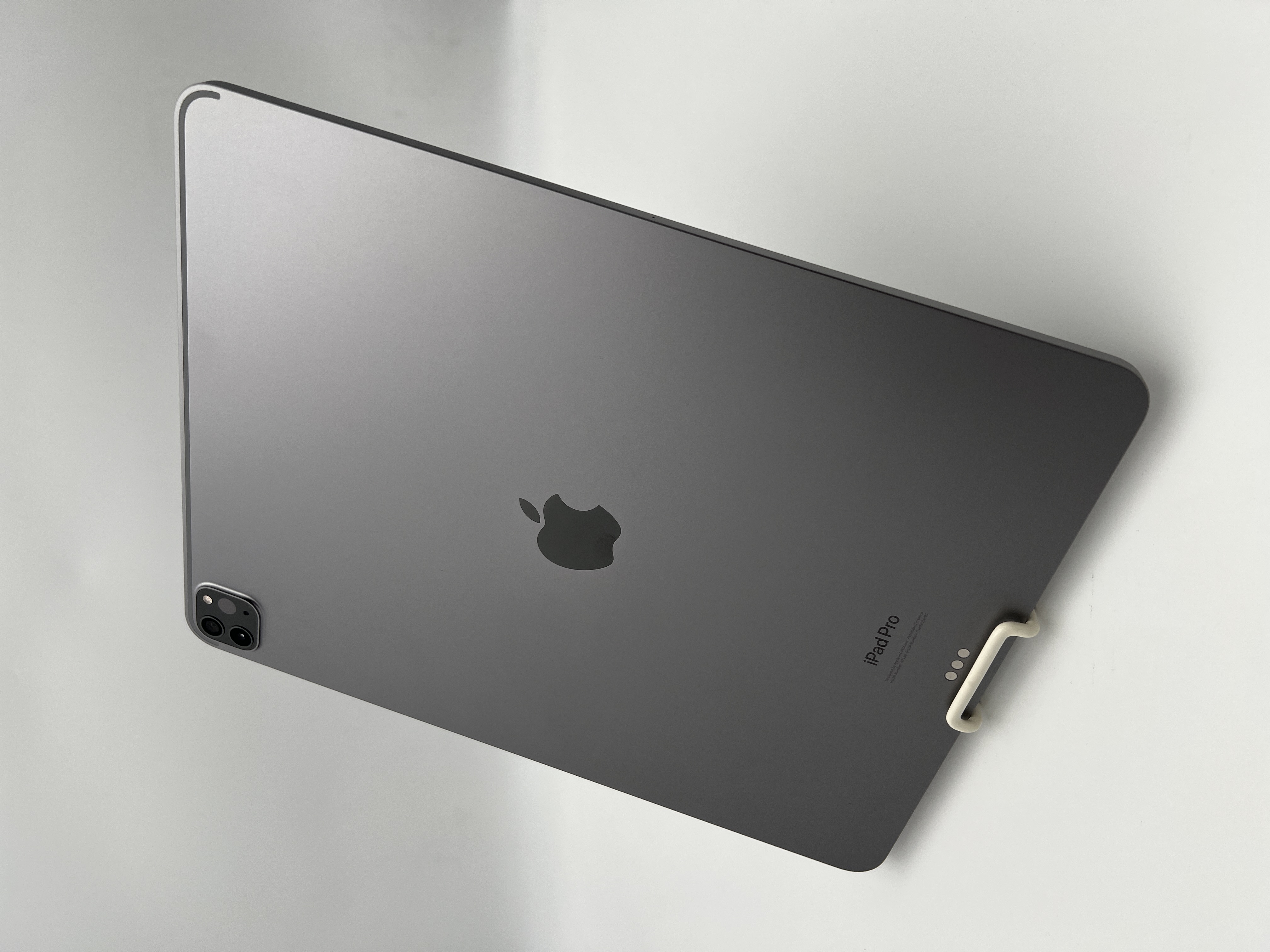 【中古：Bランク】【展示使用品】Apple iPad Pro 12.9インチ 第6世代(2022) Wi-Fiモデル 128GB 3K904J/A スペースグレイ【30日返金保証】