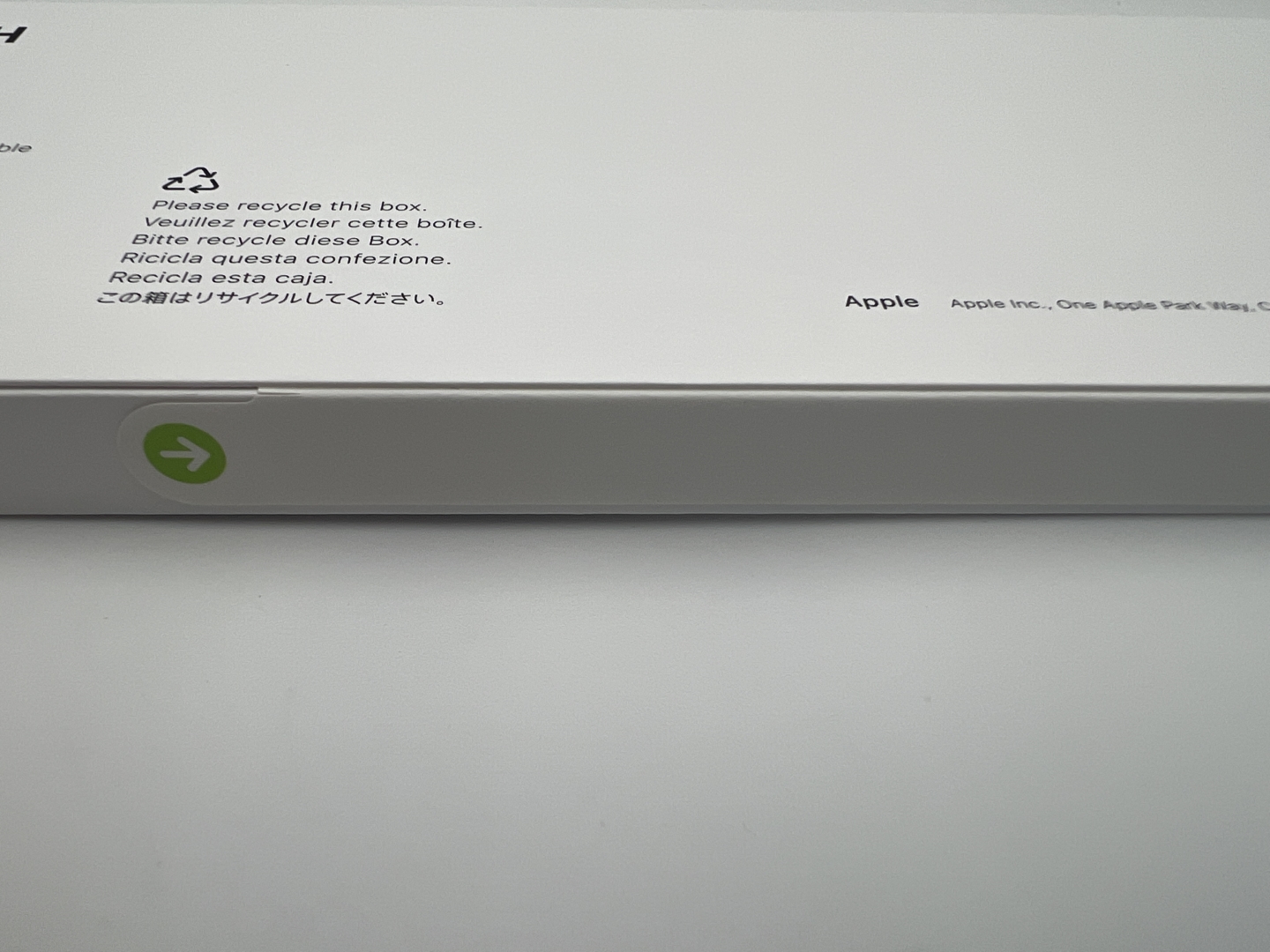 【開封未使用品】Apple Watch SE 第2世代 GPSモデル 40mm MR9U3J/A [スターライトスポーツバンド S/M]
